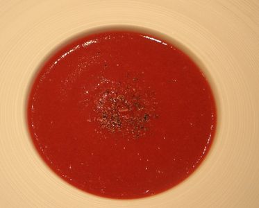 Gazpacho de fresas con queso de cabra