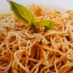 Espaguetis al pesto con aromas de cítricos
