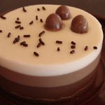 Tarta tres chocolates