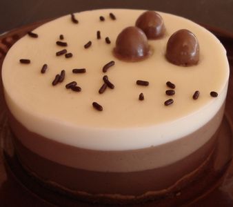 Tarta tres chocolates